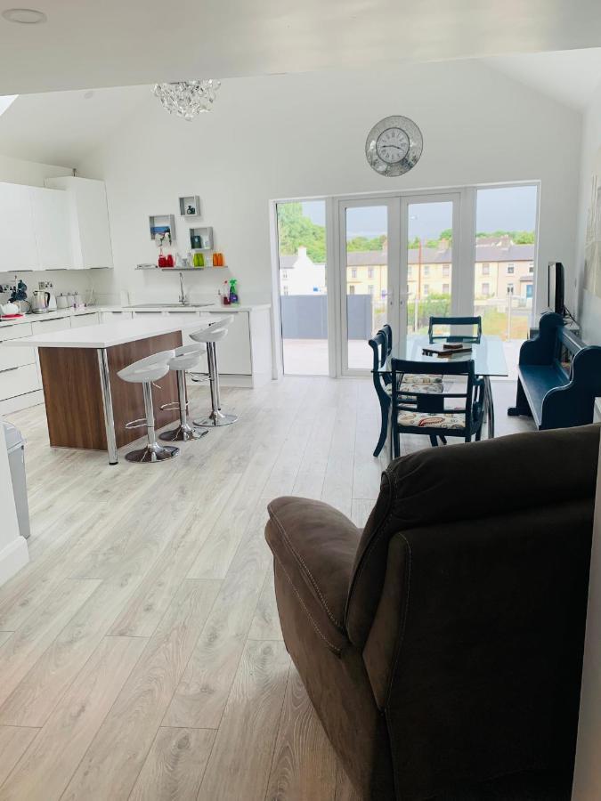 Station House Villa Ballina  Eksteriør billede